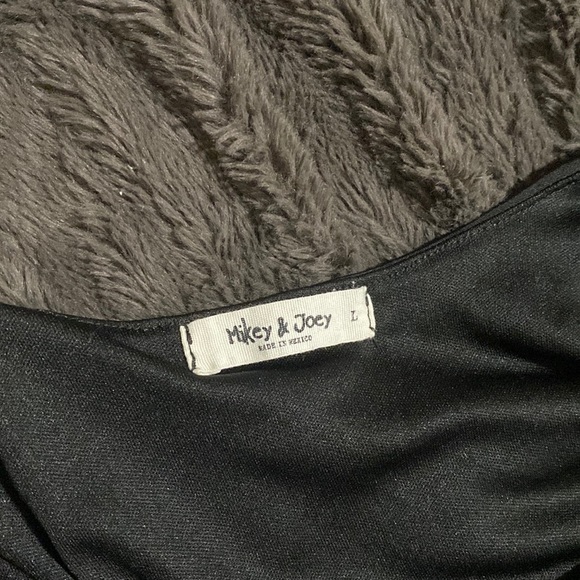 🐚The perfect Black bodysuit! - Picture 3 of 8